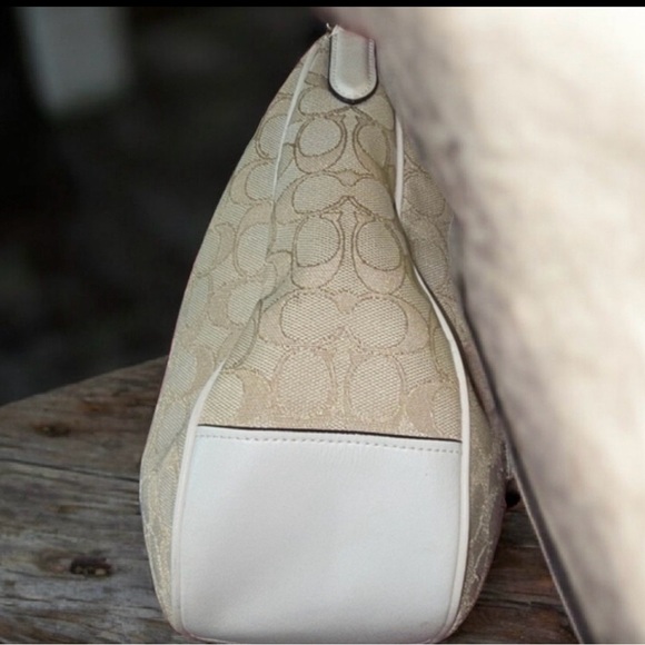 LIKE NEW!! Coach 2018 Hobo Shoulder Bag - Picture 4 of 10